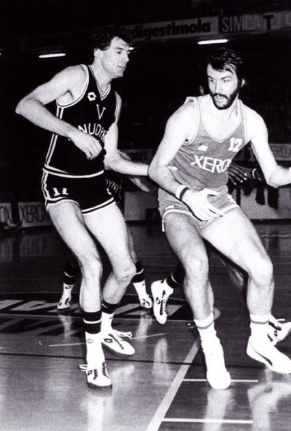 Serafini in maglia Xerox contro Cosic